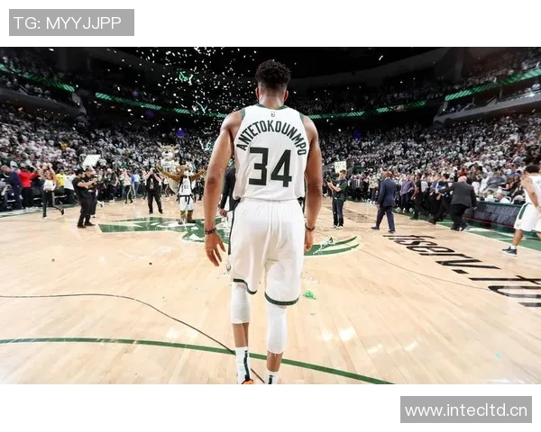 库里携手字母哥来袭!勇士酝酿震撼大交易,巴特勒坚守阵容以打动雄鹿 库里携手字母哥来袭!勇士酝酿震撼大交易,巴特勒坚守阵容以打动雄鹿